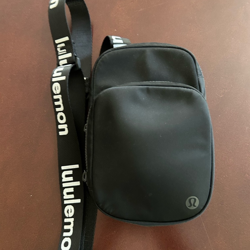 lululemon athletica Men's Black Belt Bag